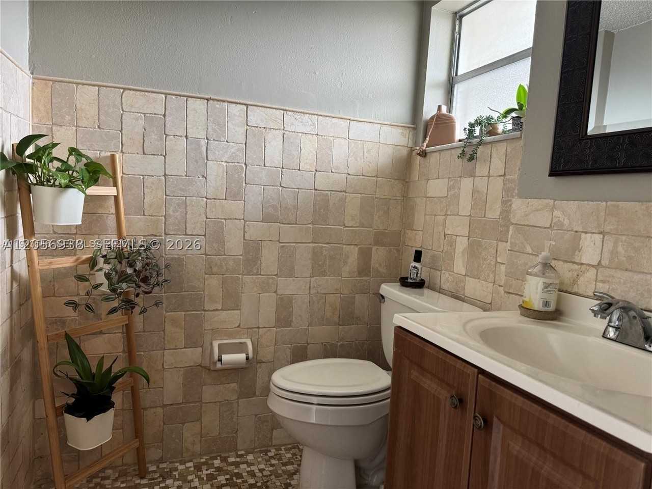 9450 Poinciana Pl #405 - Photo 6 of 18