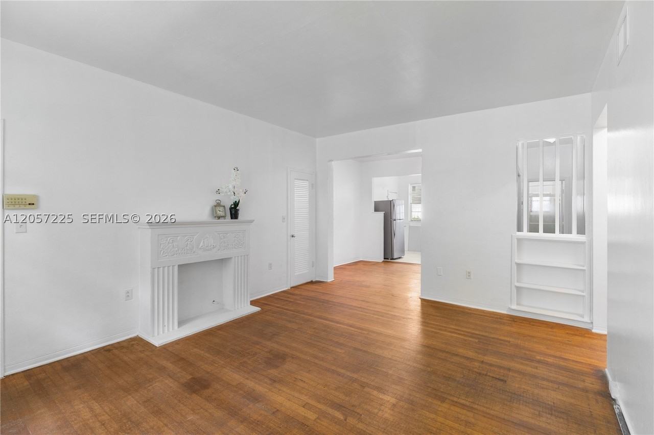 817 Lenox Ave #6 - Photo 3 of 19