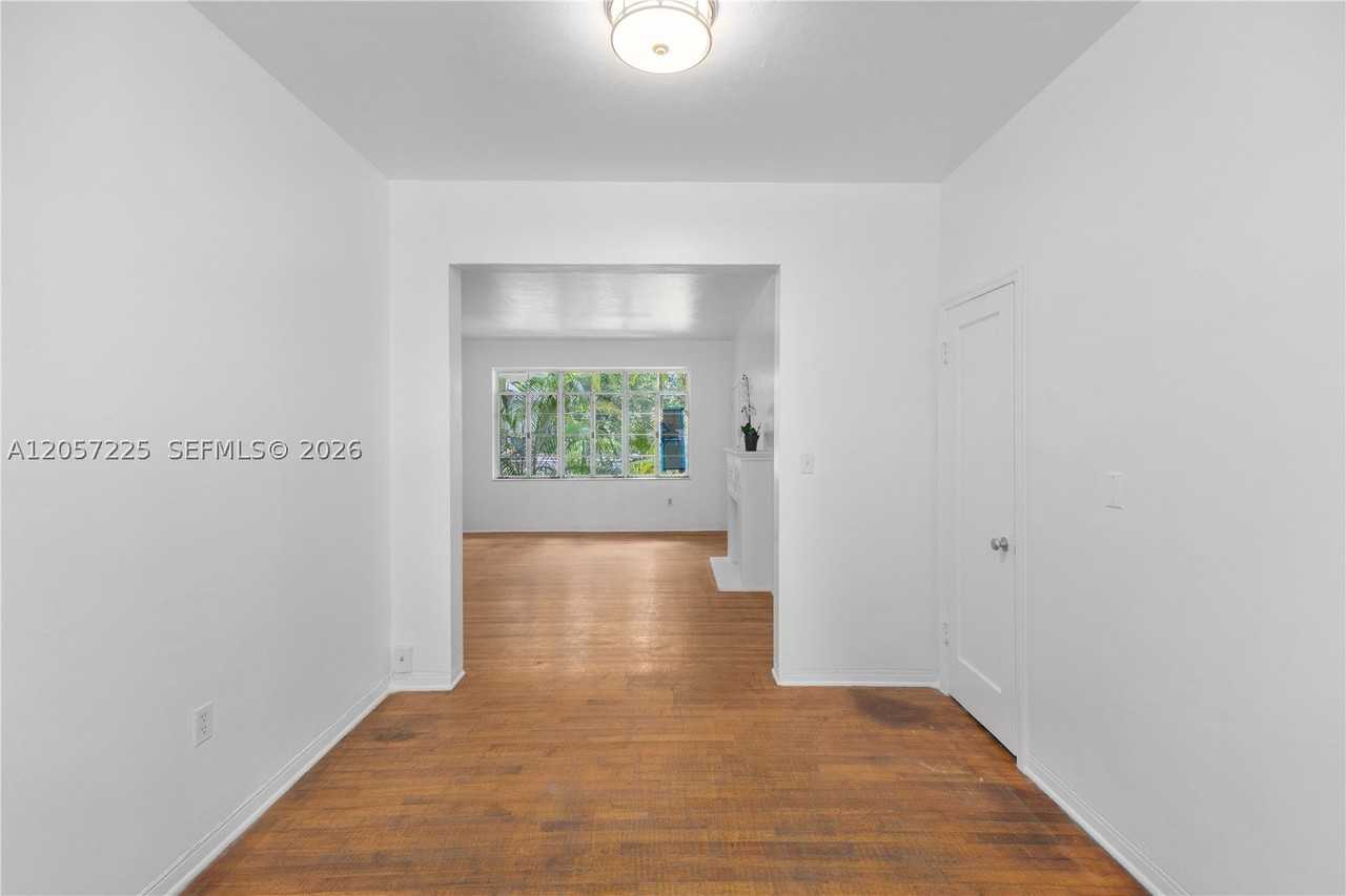 817 Lenox Ave #6 - Photo 5 of 19