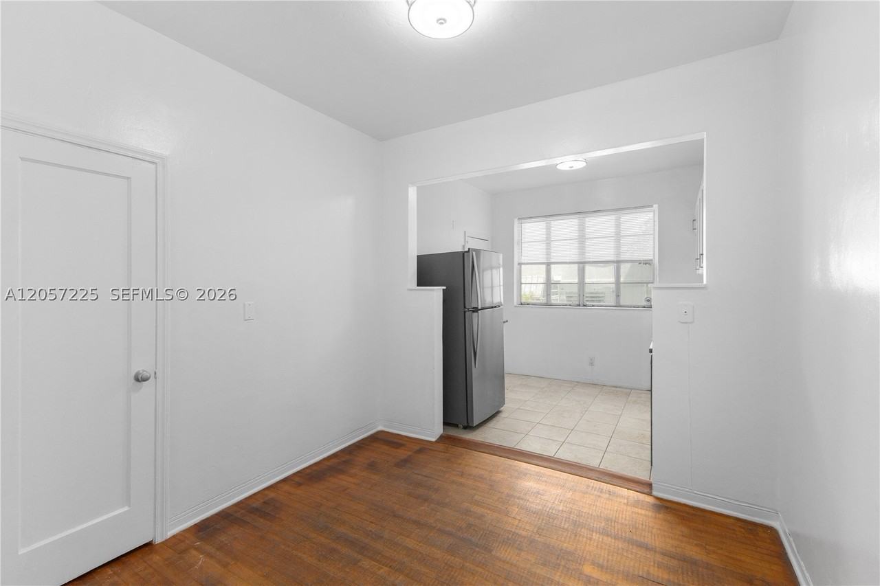 817 Lenox Ave #6 - Photo 6 of 19