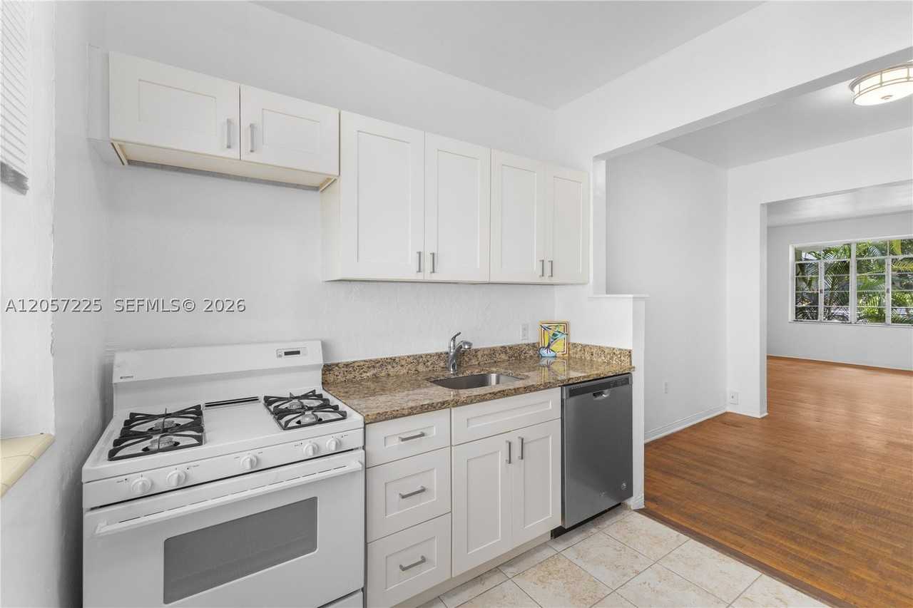 817 Lenox Ave #6 - Photo 7 of 19