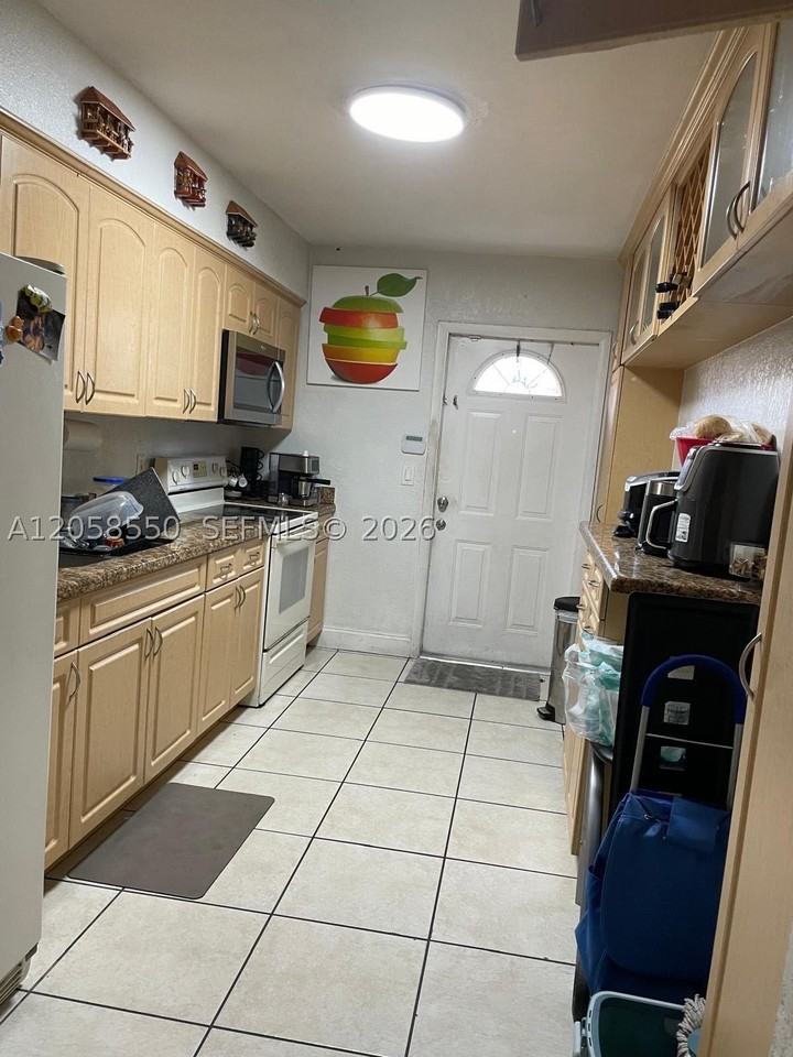 7507 Nw 2nd St #1 - Photo 4 of 12