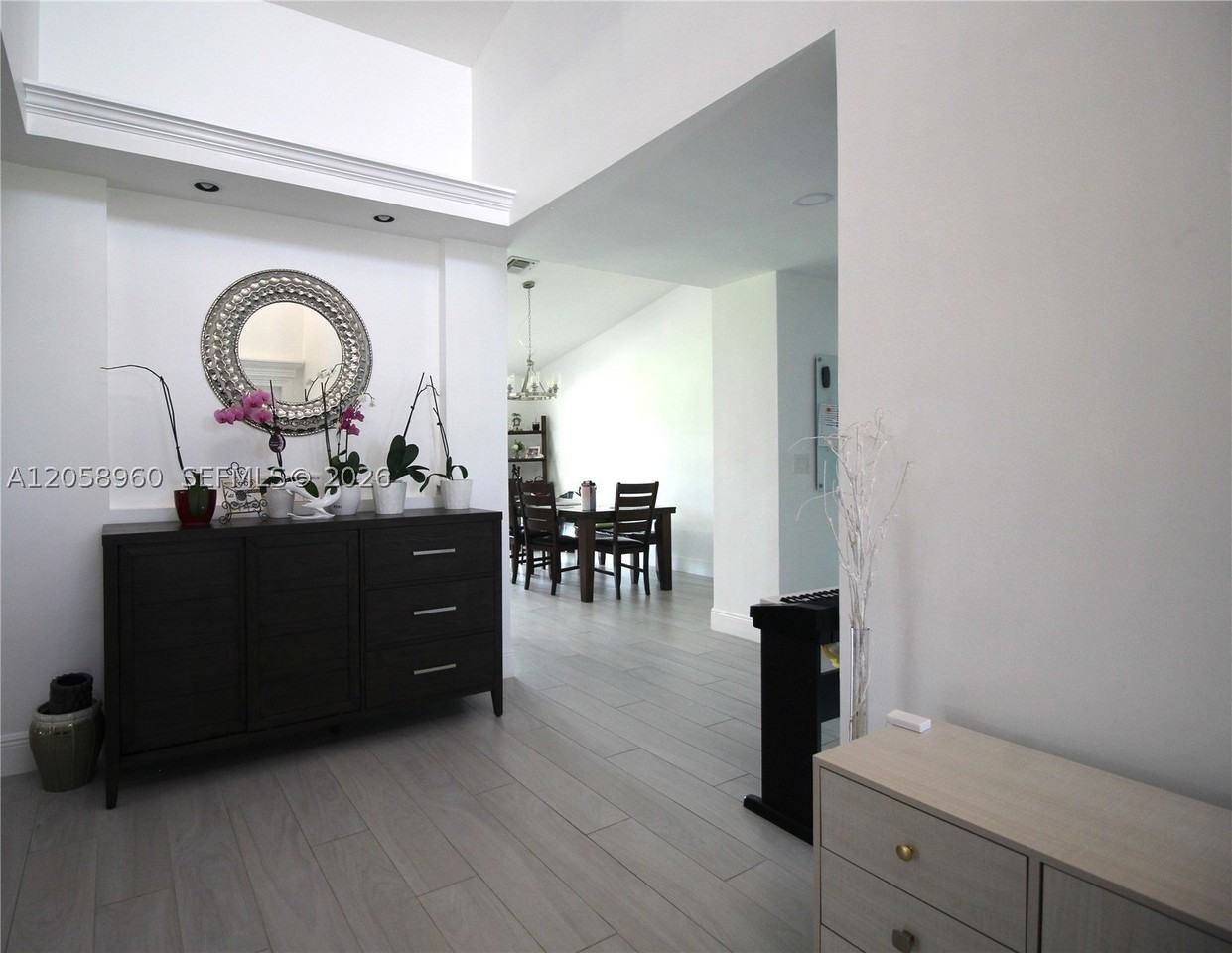 6486 Woodbury Rd - Photo 3 of 31
