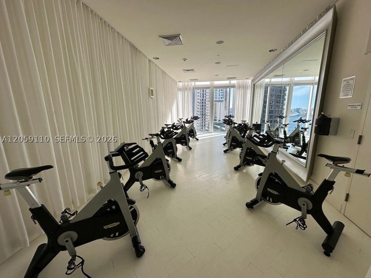 485 Brickell Ave #2507 - Photo 6 of 28