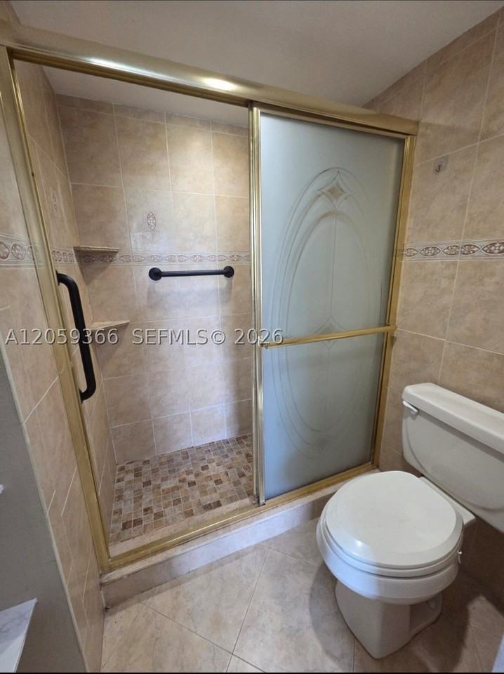 3750 Inverrary Dr #2B - Photo 3 of 12