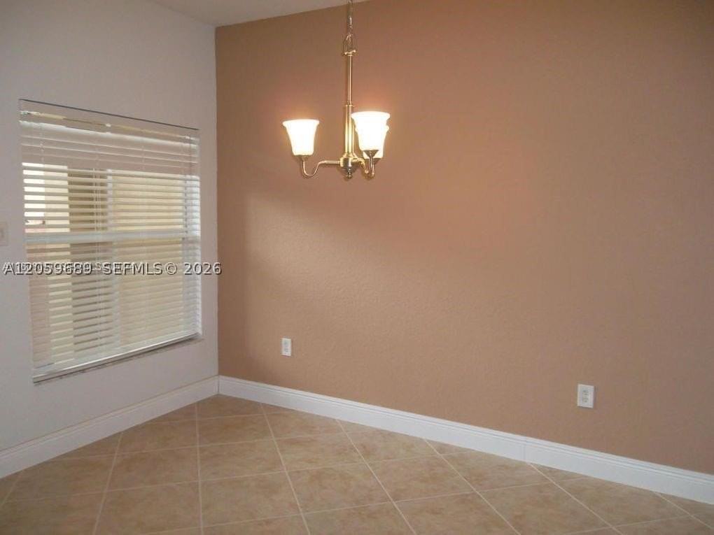 208 Lake Monterey Cir - Photo 4 of 11
