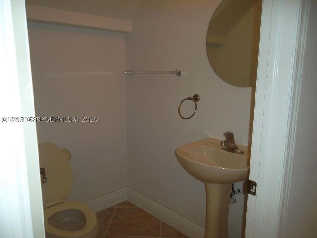 208 Lake Monterey Cir - Photo 5 of 11
