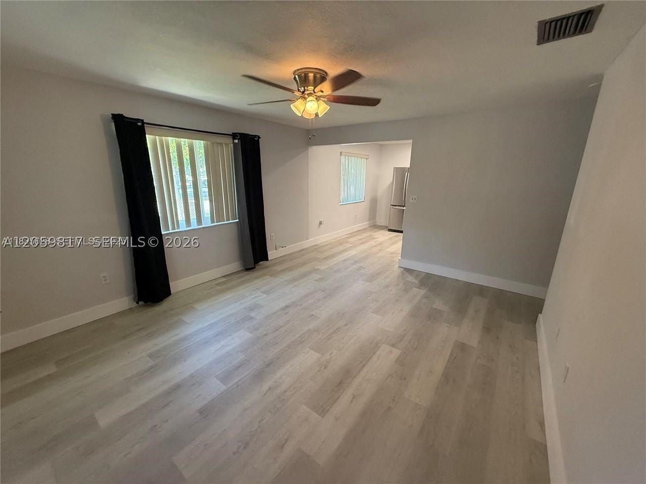 221 Ne 1st Ter #2 - Photo 3 of 15