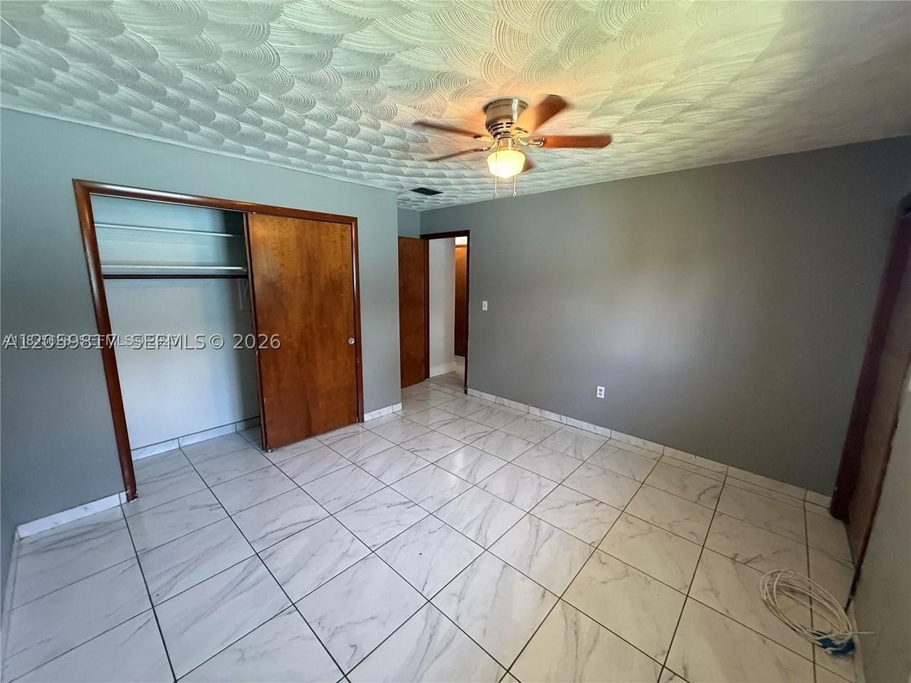 221 Ne 1st Ter #2 - Photo 7 of 15