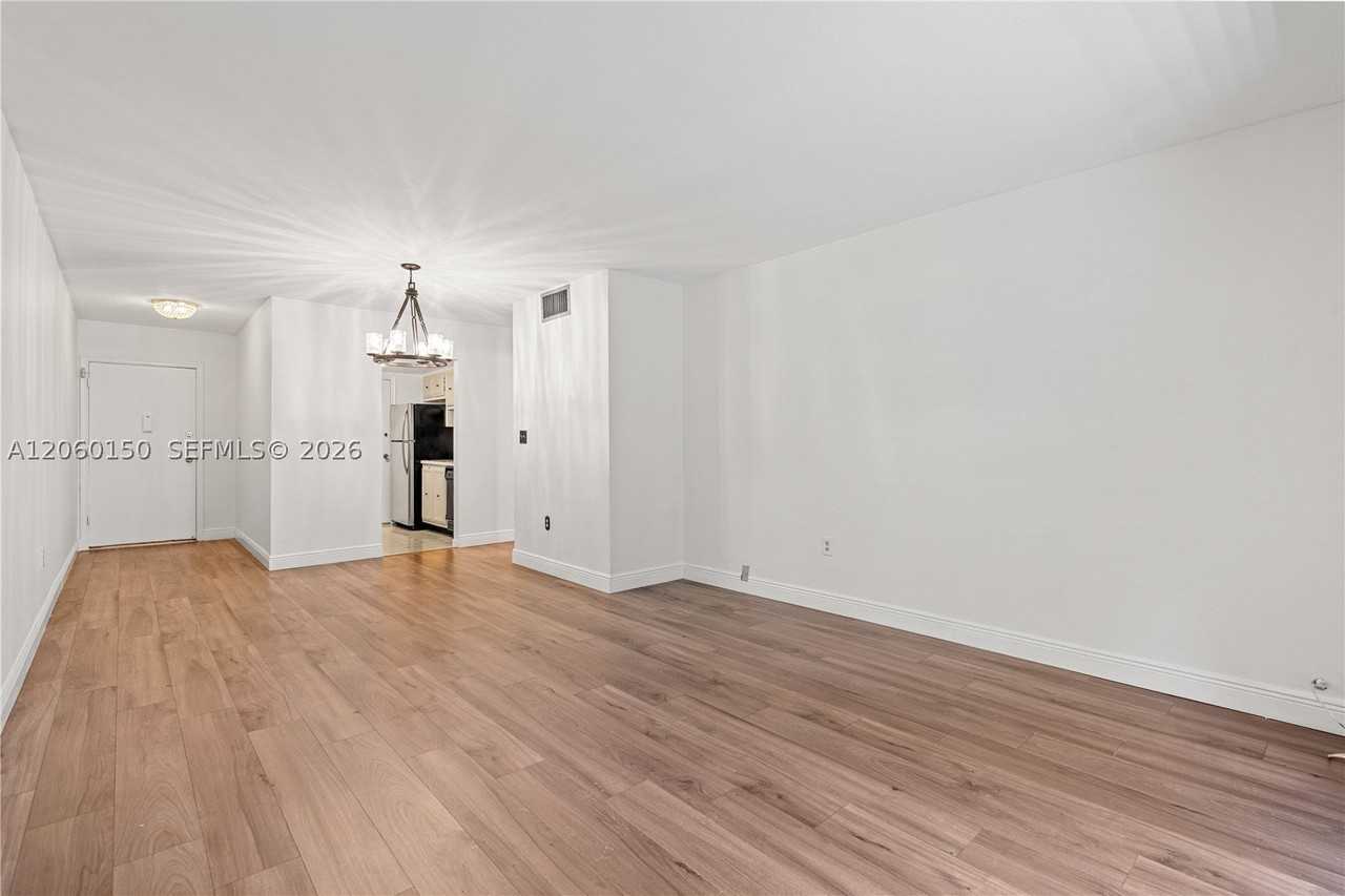 15888 Sw 95th Ave #317 - Photo 2 of 19