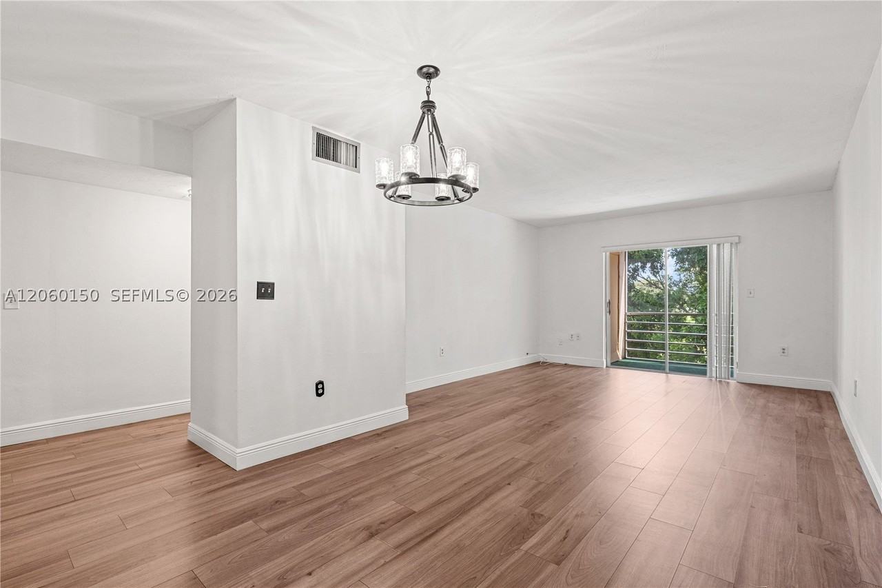 15888 Sw 95th Ave #317 - Photo 4 of 19