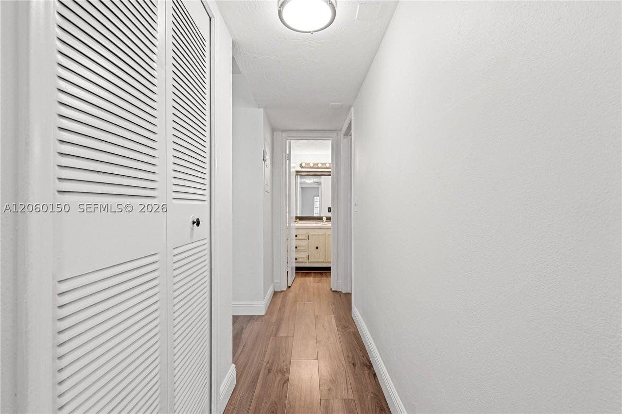 15888 Sw 95th Ave #317 - Photo 7 of 19