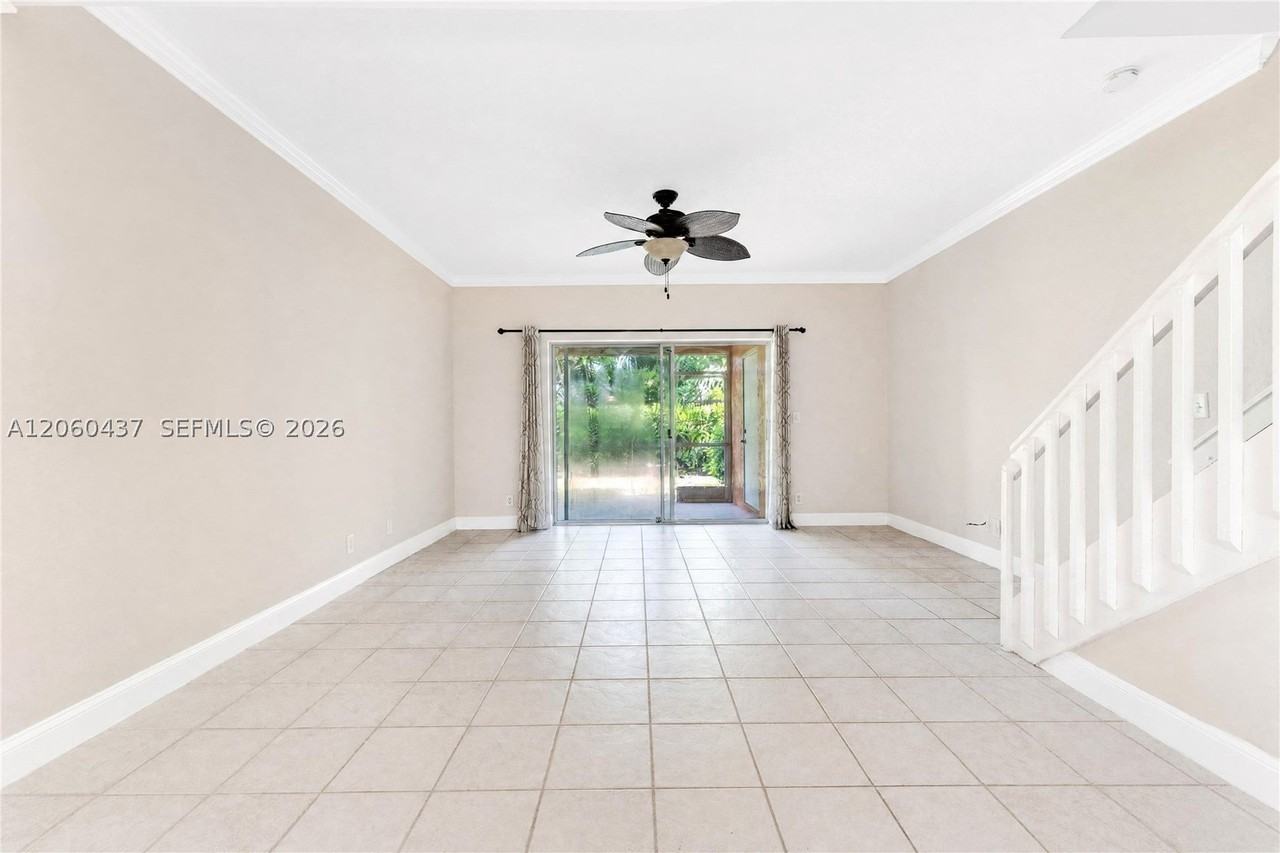 932 Kokomo Key Ln - Photo 4 of 28