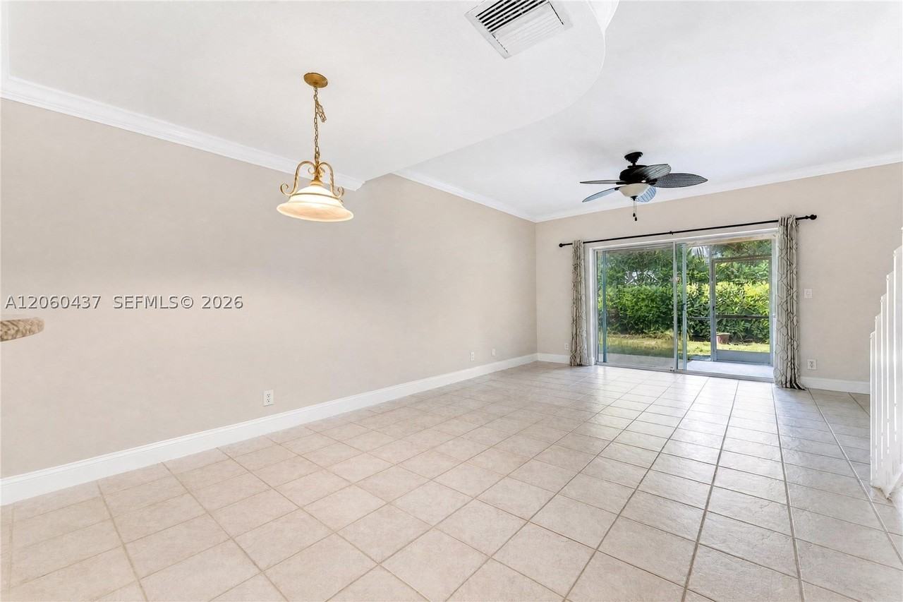 932 Kokomo Key Ln - Photo 5 of 28