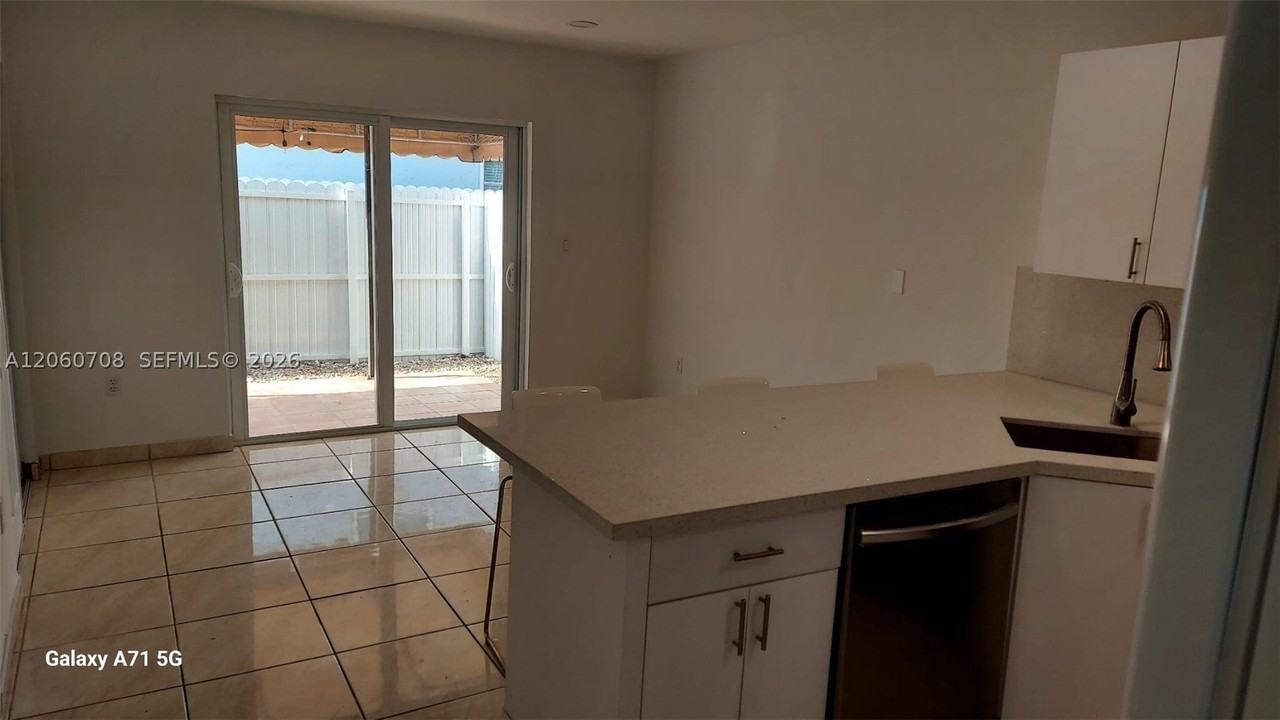 11507 Sw 6th St - Photo 5 of 22