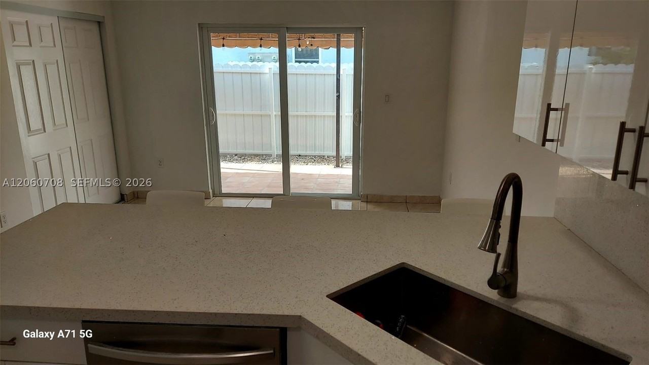 11507 Sw 6th St - Photo 6 of 22