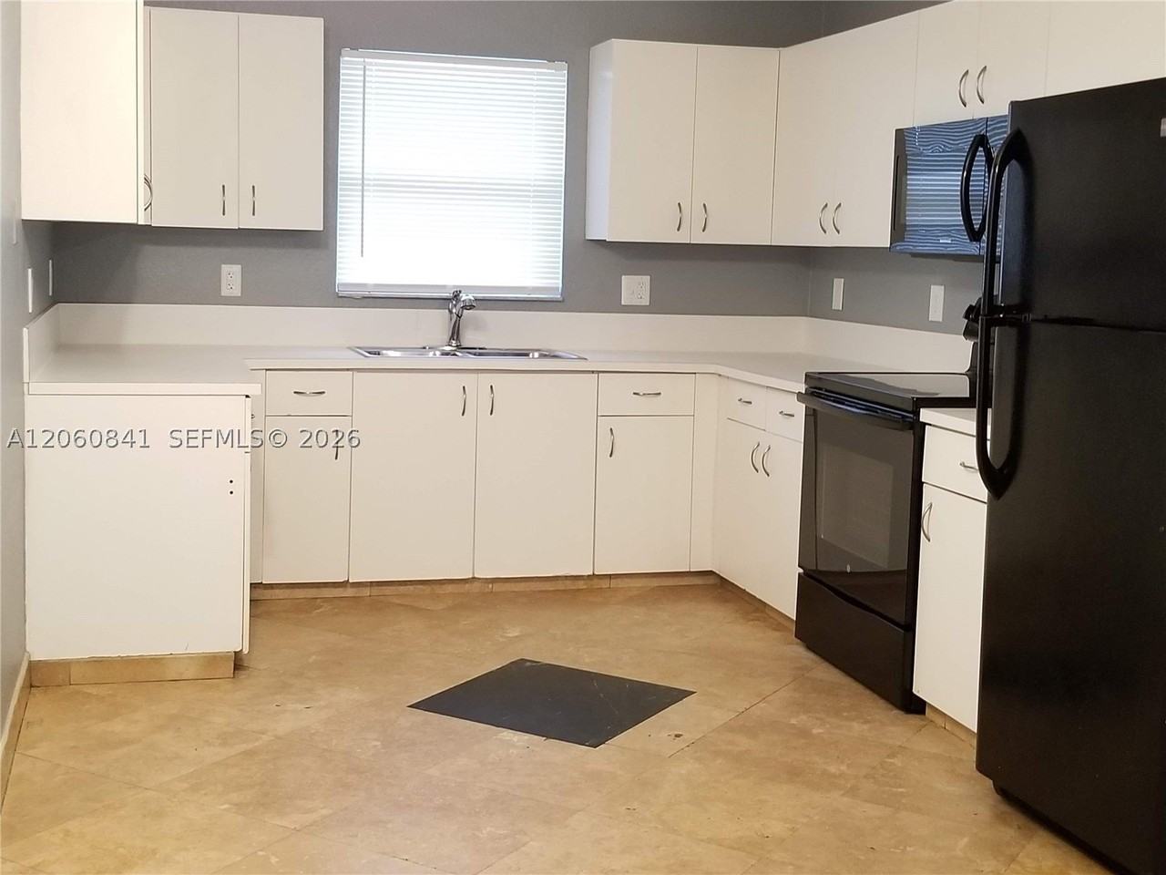 2761 Nw 6th St #2761 - Photo 4 of 32