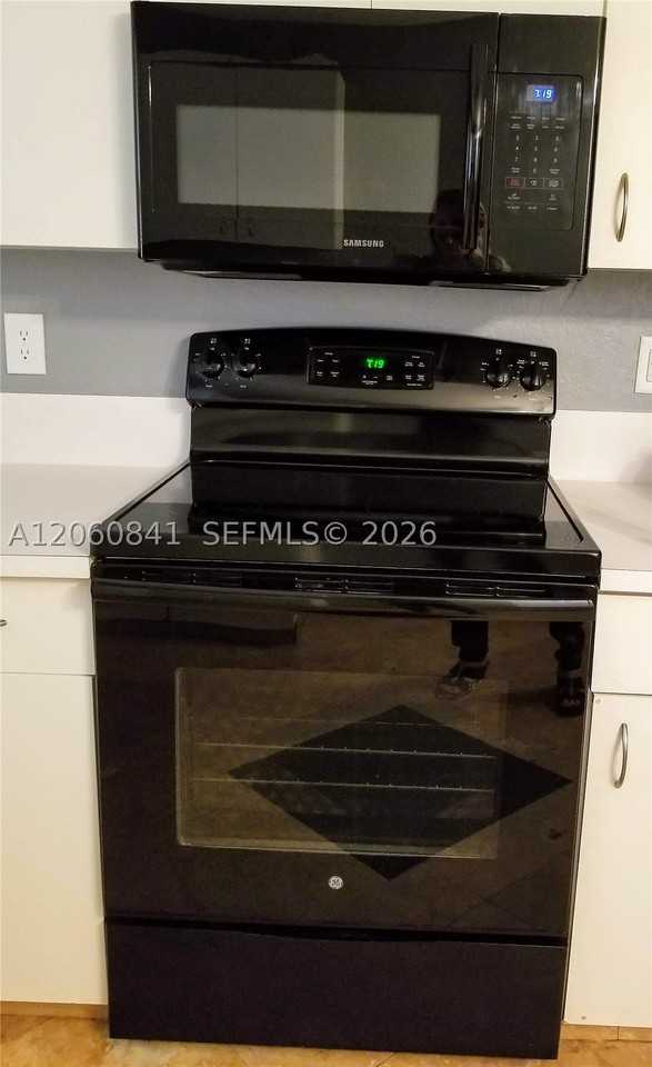 2761 Nw 6th St #2761 - Photo 6 of 26