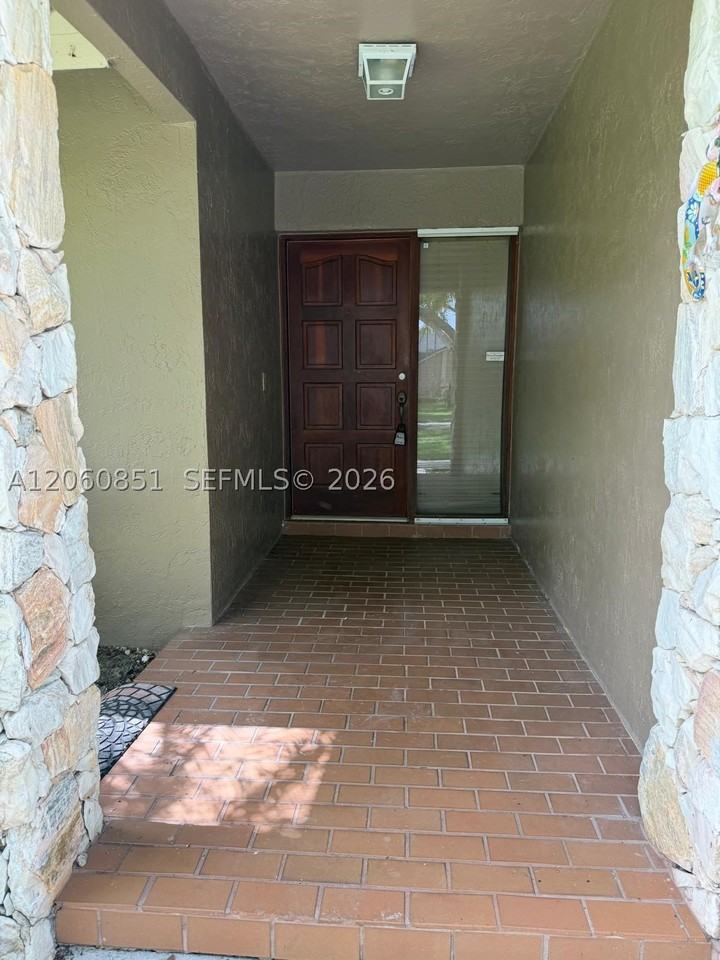 14865 Sw 166th St - Photo 2 of 30
