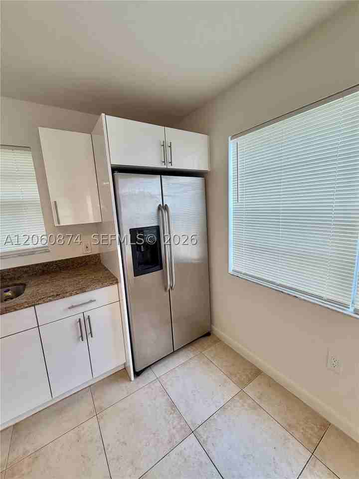 4073 Sw 52nd St #S - Photo 2 of 20