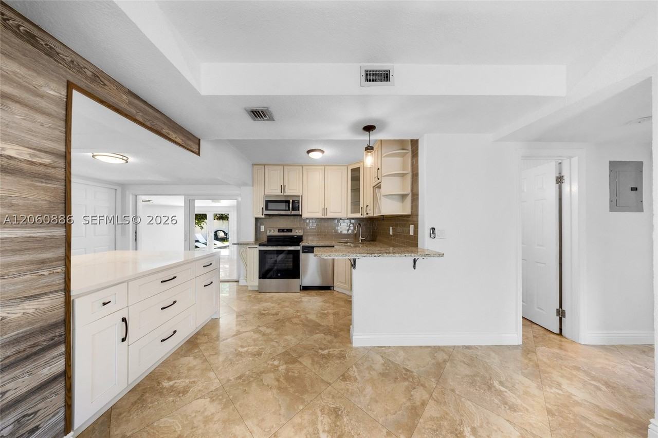 1837 Ne 48th Ct #0 - Photo 6 of 38