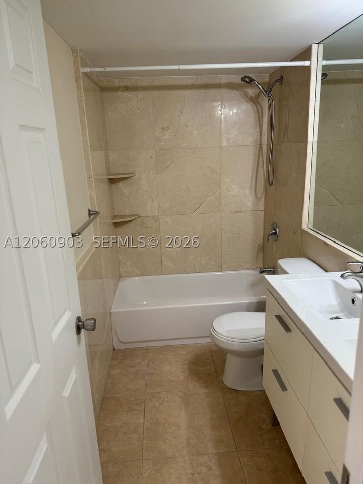 6045 Nw 186th St #309 - Photo 3 of 12