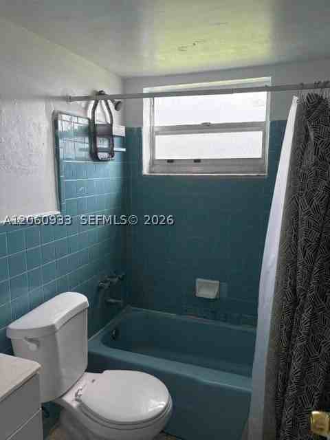 1940 Nw 30th St #6 - Photo 5 of 8