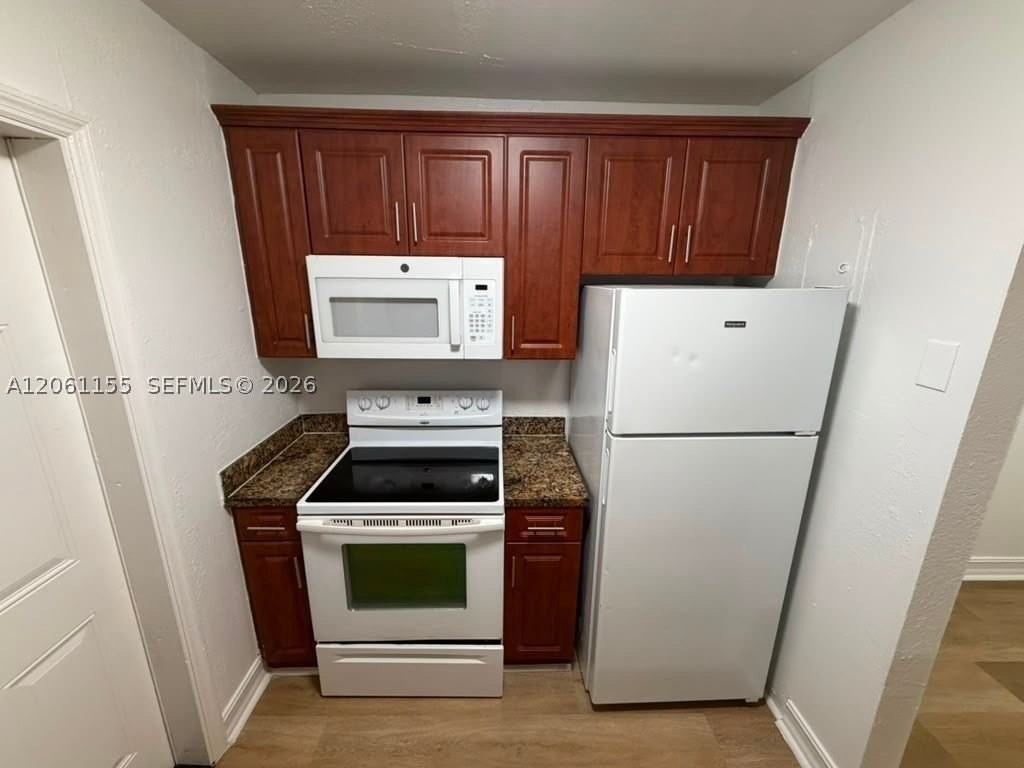 1400 Ne 56th St #106 - Photo 6 of 39