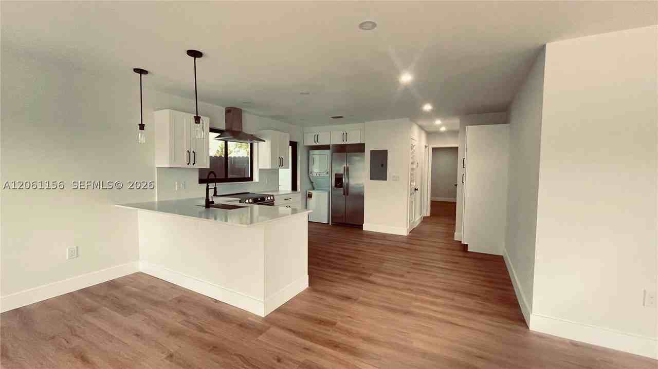 2551 Sw 19th St #2553 - Photo 4 of 15