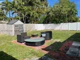 1409 Ne 21st St #1 - Photo 2 of 4