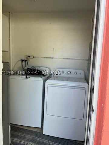 1409 Ne 21st St #1 - Photo 3 of 4