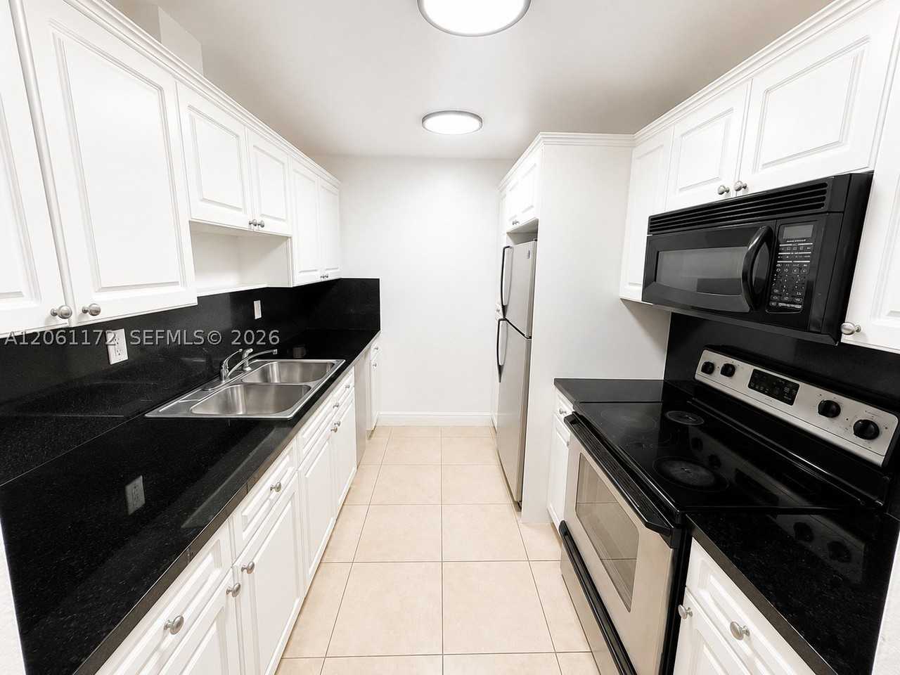 10800 N Kendall Dr #O6 - Photo 2 of 8