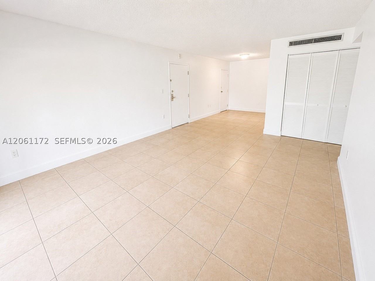 10800 N Kendall Dr #O6 - Photo 3 of 8
