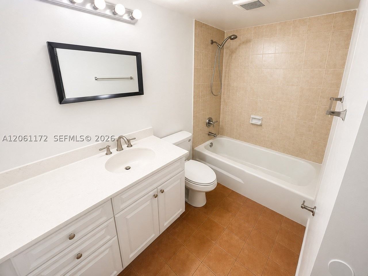10800 N Kendall Dr #O6 - Photo 4 of 8