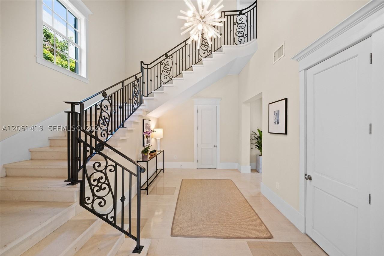 7745 Sw 54th Ave - Photo 5 of 46