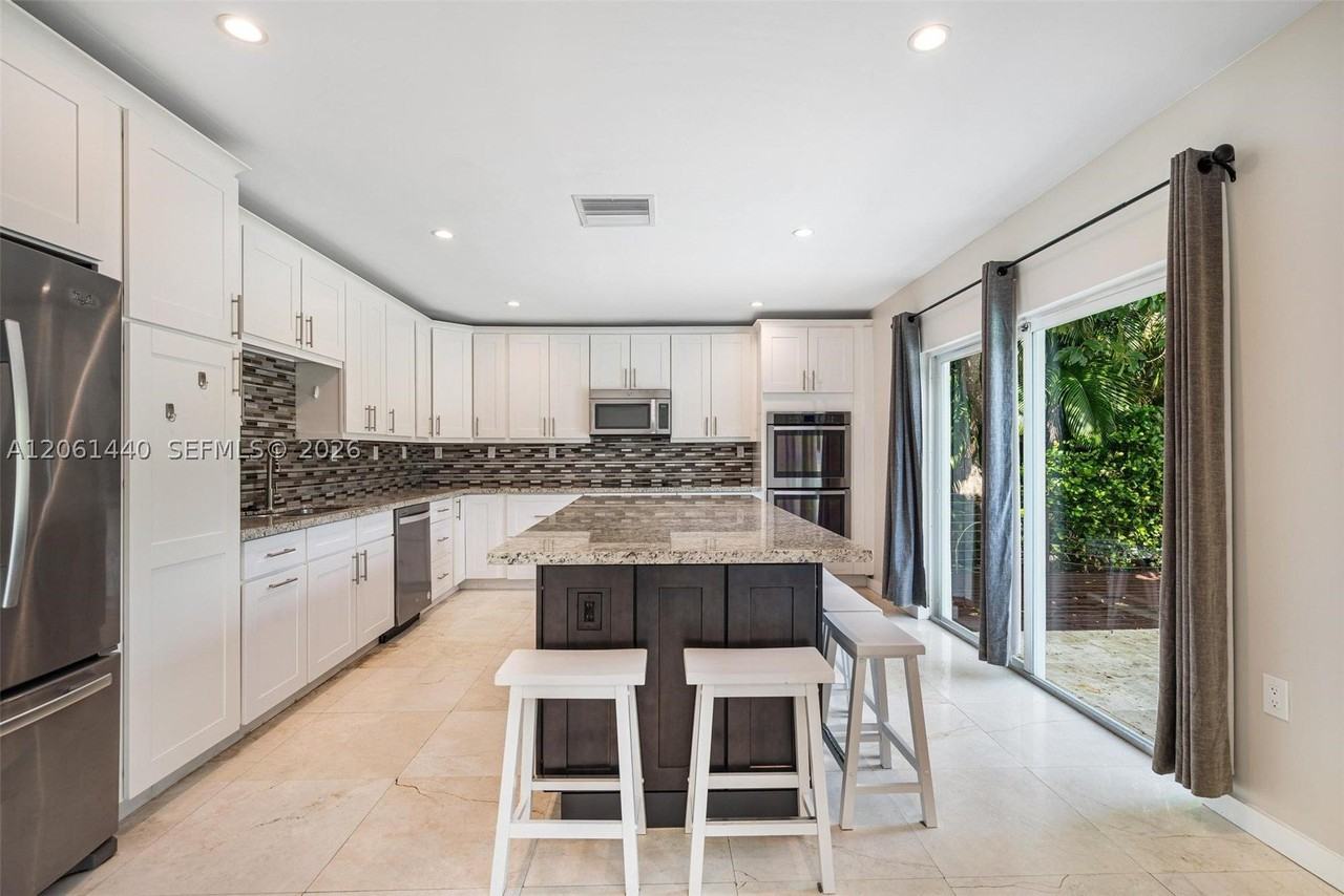 739 Blue Rd - Photo 5 of 30