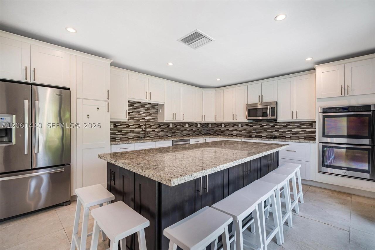 739 Blue Rd - Photo 7 of 30