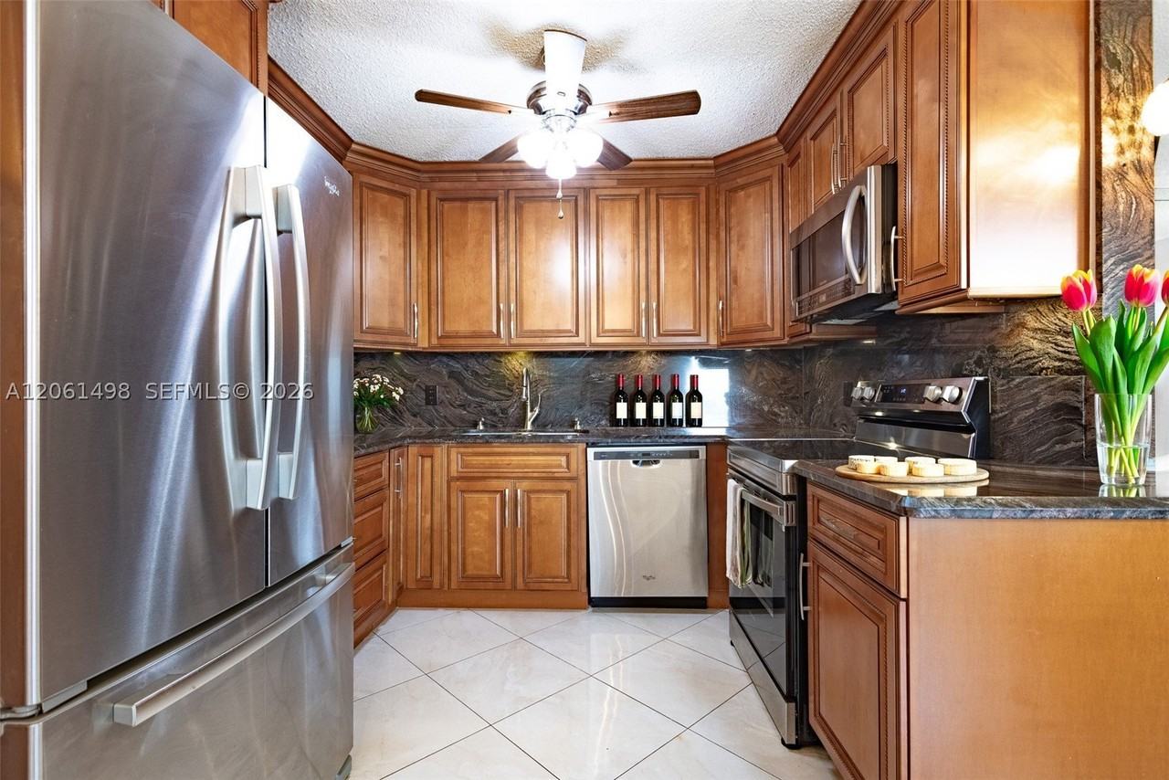 3049 Wolverton C #3049 - Photo 5 of 39