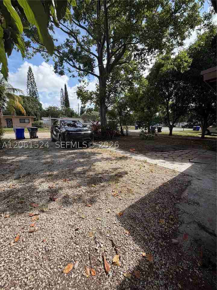 6110 Monroe St - Photo 4 of 16