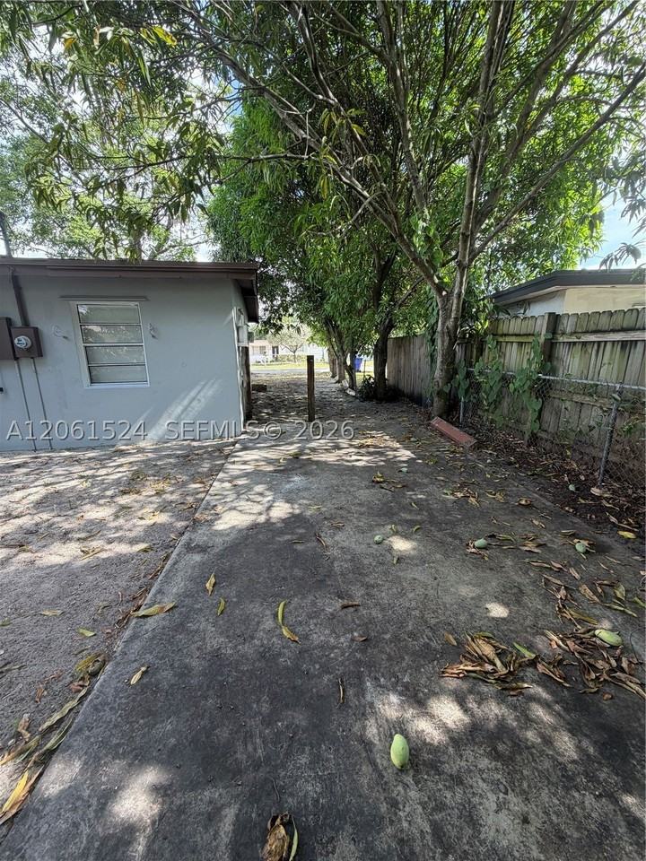 6110 Monroe St - Photo 6 of 16