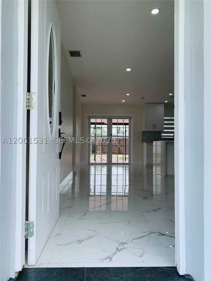 17010 Nw 53rd Ave - Photo 2 of 27