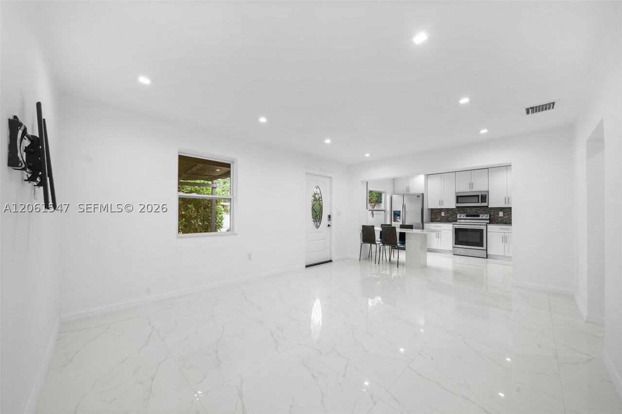 524 Nw 10th St #0 - Photo 5 of 19