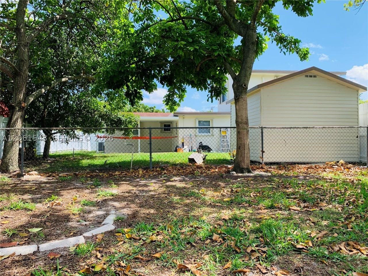 5441 Nw 174th Dr - Photo 2 of 20