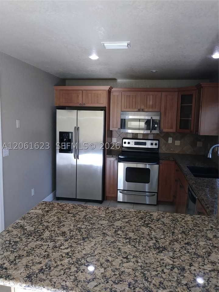 804 Nw 99th Ave #804 - Photo 4 of 5
