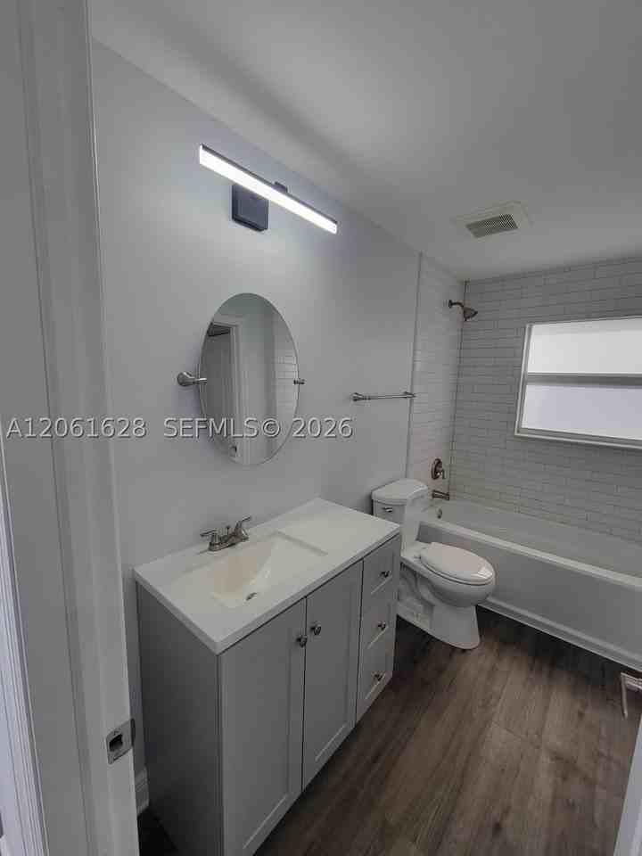 1809 Nw 8th Pl #1809 - Photo 5 of 10