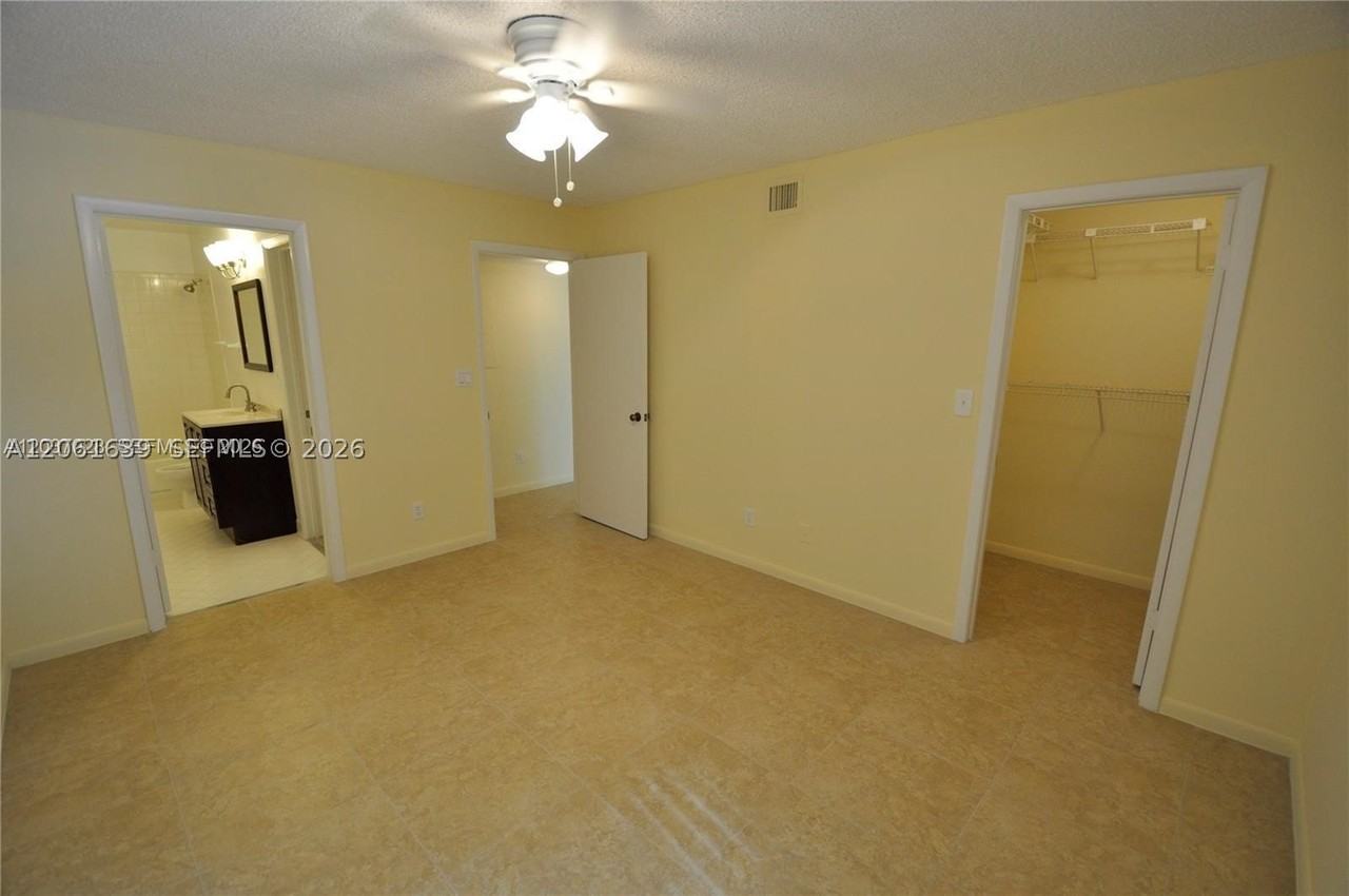 3473 Nw 44th St #103 - Photo 4 of 11