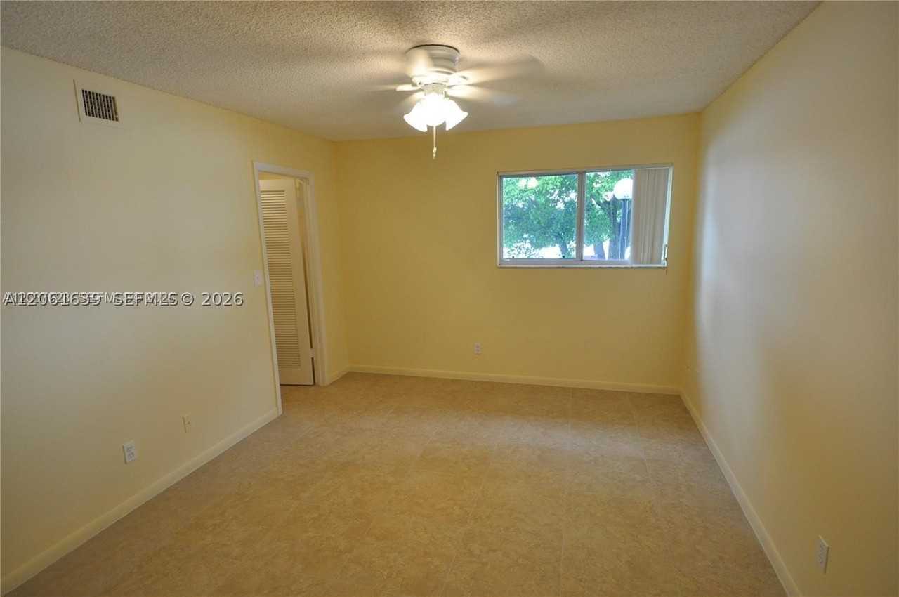 3473 Nw 44th St #103 - Photo 5 of 11