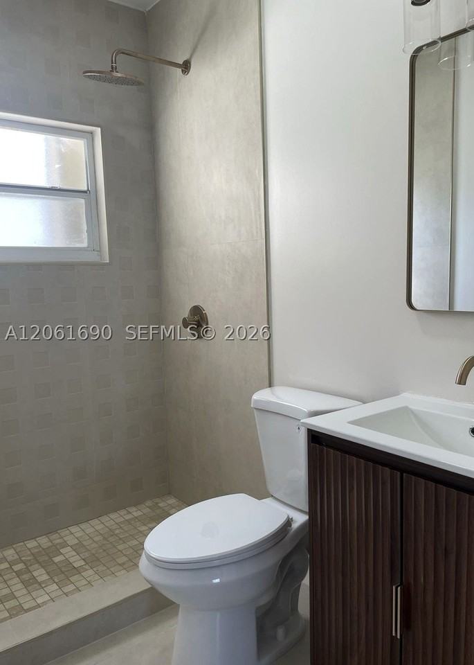 3200 Sw 2nd St #A - Photo 5 of 10