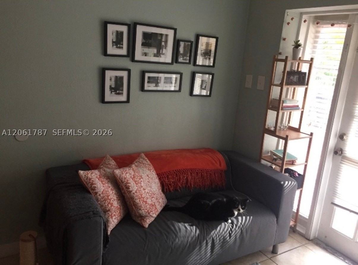 1200 Wallace St #B - Photo 2 of 12