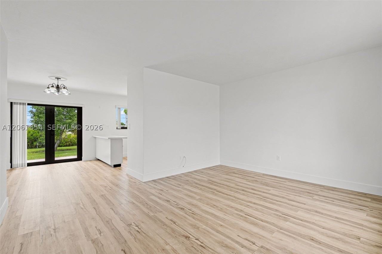 5110 Sw 106th Ave - Photo 3 of 42